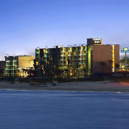 Days Inn By Wyndham Panama City Beach/Ocean Front Exteriör bild