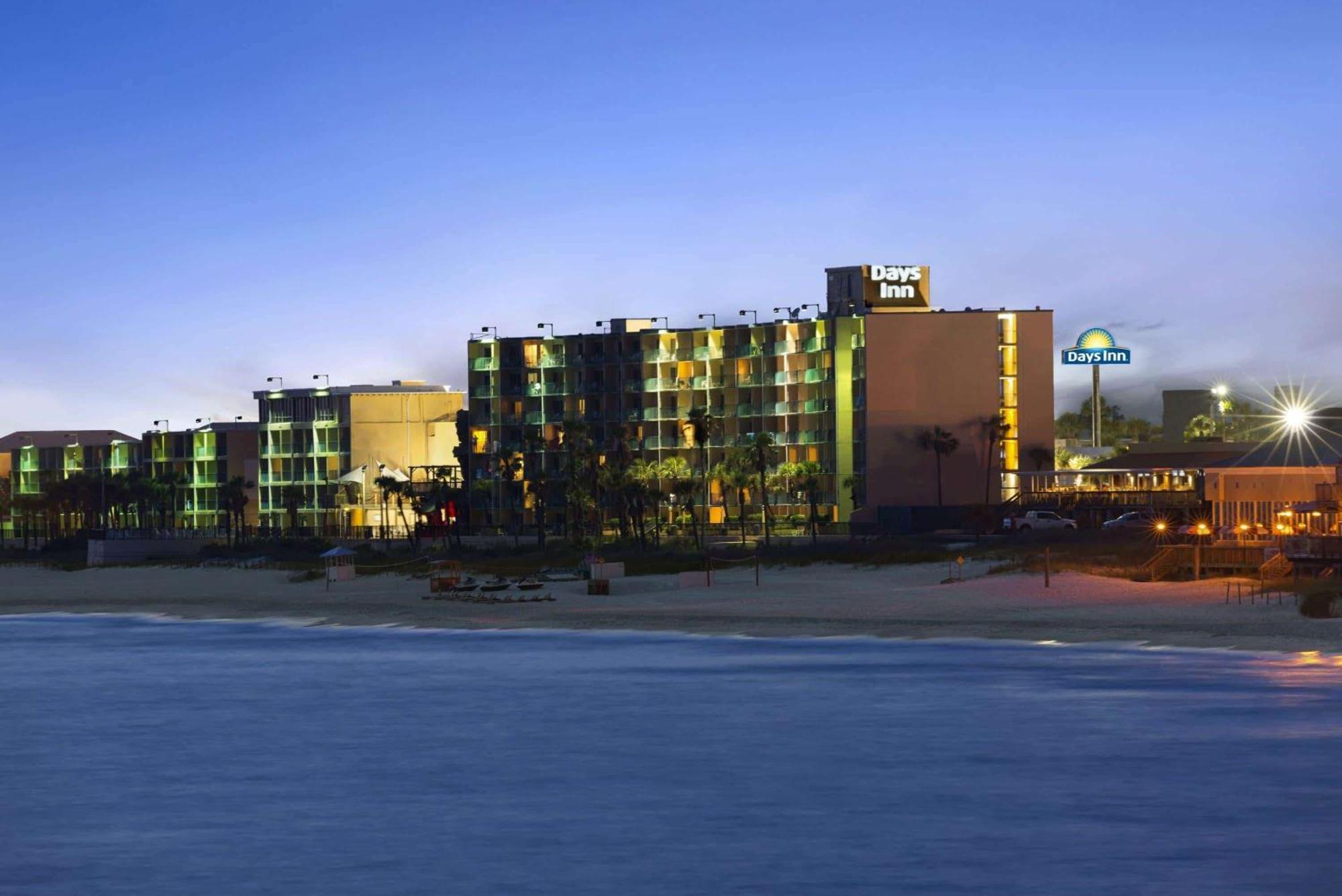 Days Inn By Wyndham Panama City Beach/Ocean Front Exteriör bild