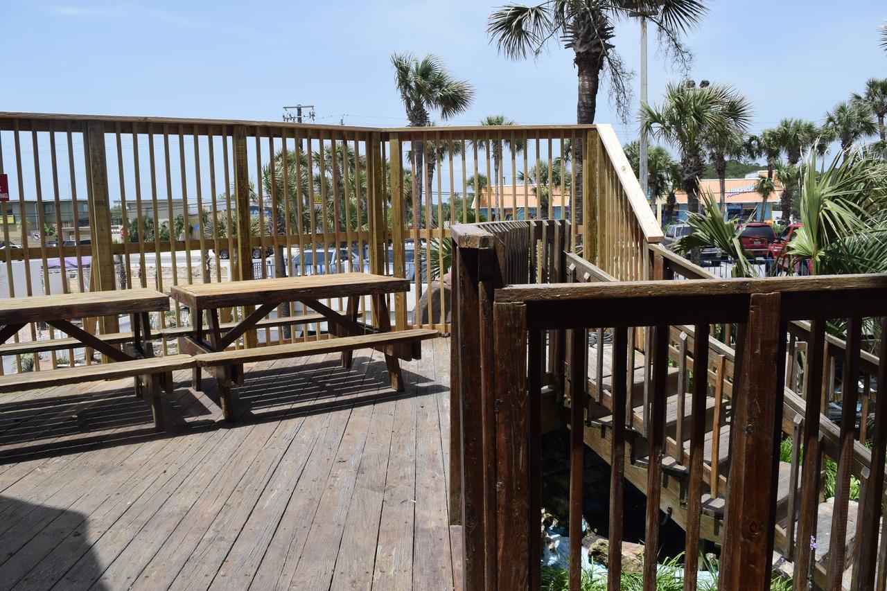 Days Inn By Wyndham Panama City Beach/Ocean Front Exteriör bild